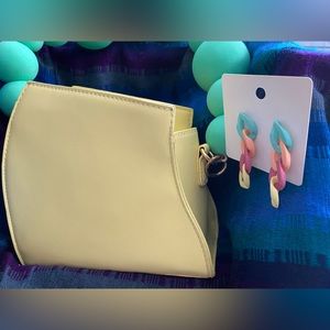 Beautiful abstract purse!
